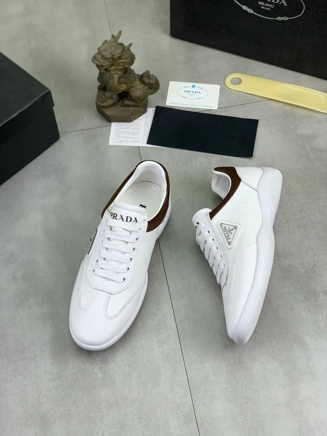 Men's Men's Shoes P400💰[New Style] The latest classic model of high-quality PRADA breathable and comfortable men's shoes has been launched on the official website, 1:1 replica, synchronized in Hong Kong, and on the same catwalk; all made of calfskin with breathable mesh fabric ➕Imported softness Comfortable sheepskin lining, 🍡🍡original rubber outsole, non-slip and wear-resistant; comfortable to wear, attractive style, fine workmanship, and simple and neat shoe last, showing a man's courage and toughness, 👍size 38 to 44; black White 🉑️Choose